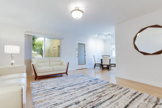 Unit 509 photo 17
