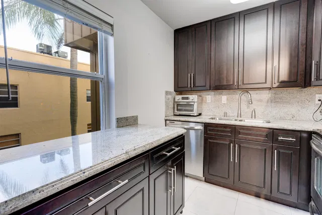 Unit 509 photo 25