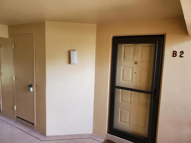 Unit B2 photo 4