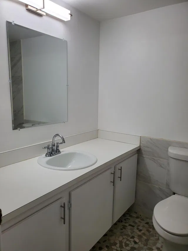 Unit B2 photo 15