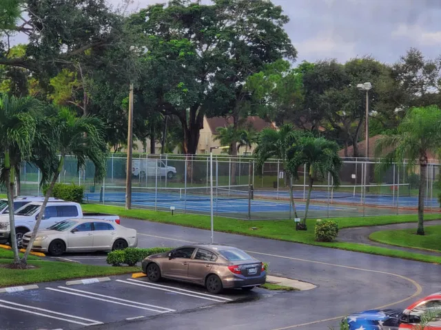 Unit B2 photo 18