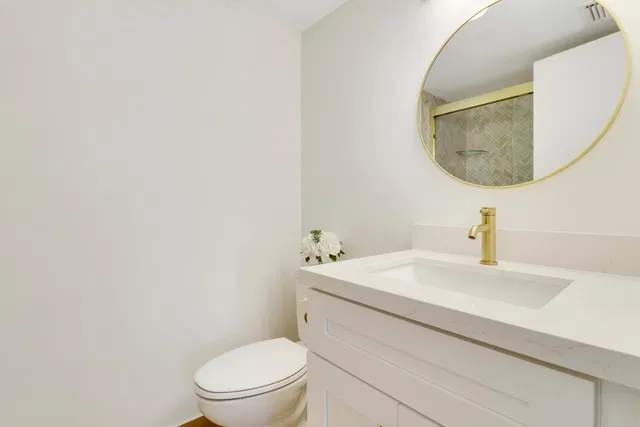 Unit C photo 21