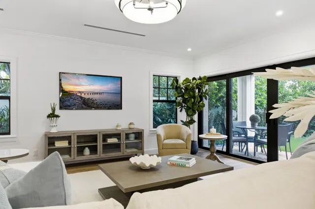 SoSo West Palm Beach Residence photo 11