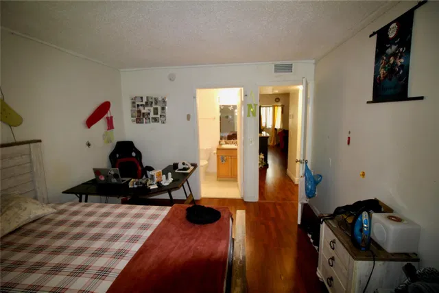 Unit 316 photo 6