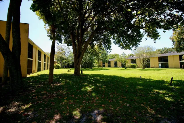 Unit 316 photo 12