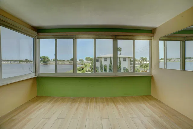 Unit 204 photo 2