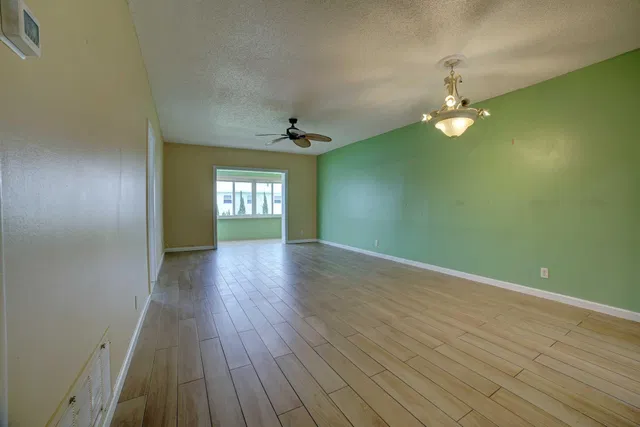 Unit 204 photo 5