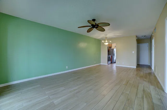 Unit 204 photo 6