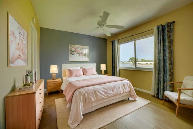 Unit 204 photo 13