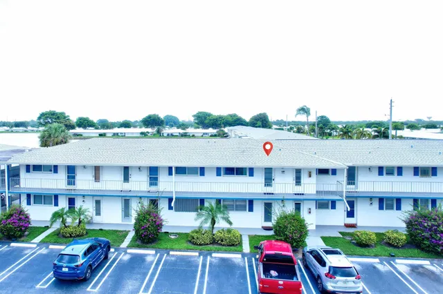 Unit 204 photo 17