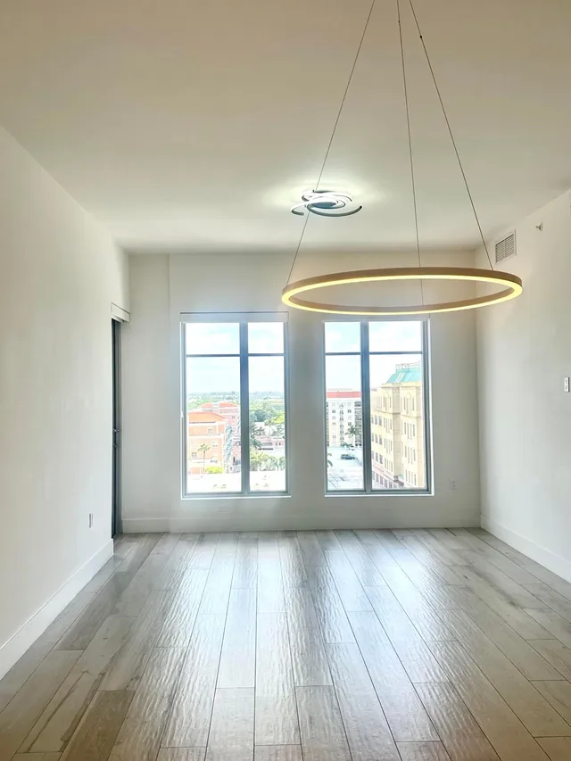Tower 155 Unit 1019 photo 2