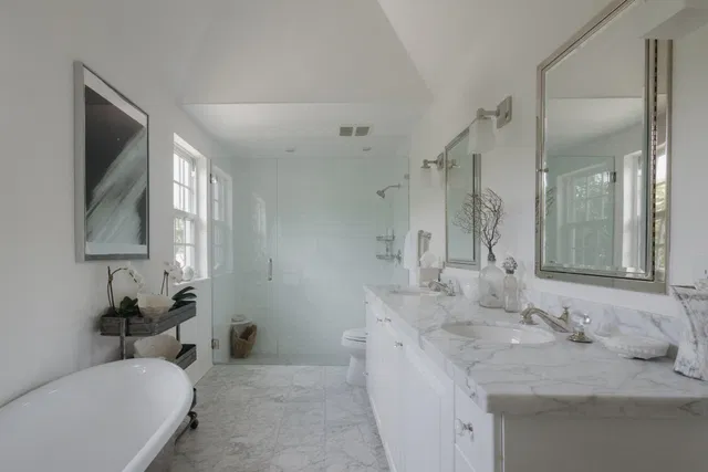 Unit 22 photo 13