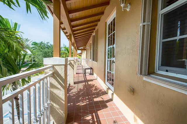 Residence photo 4