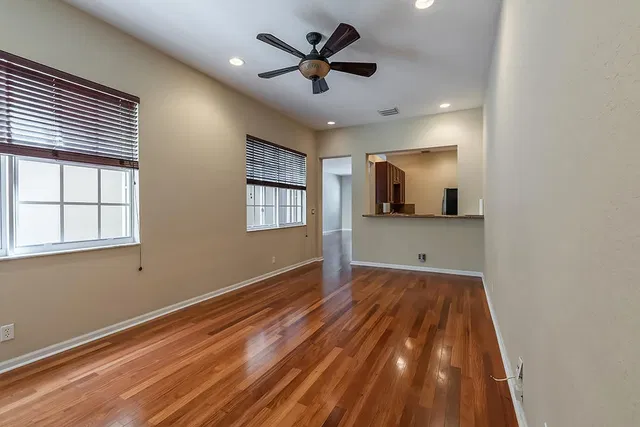 Residence photo 6
