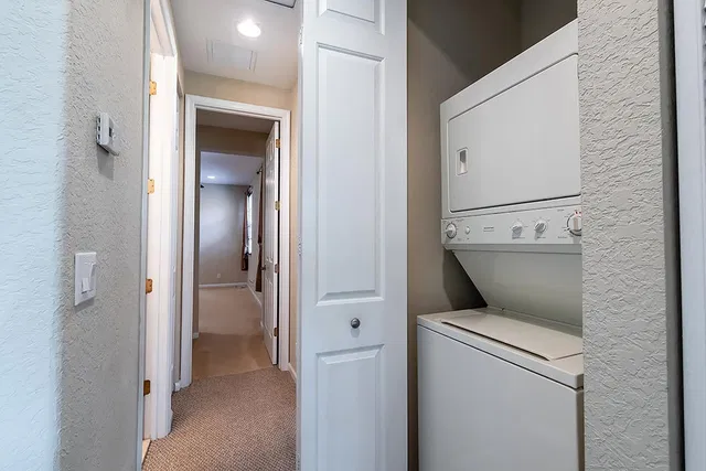 Residence photo 17