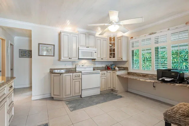 Residence photo 25