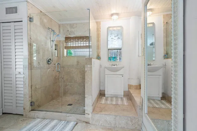 Residence photo 31