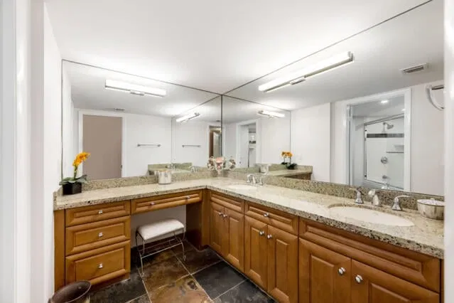 Unit 510 photo 11
