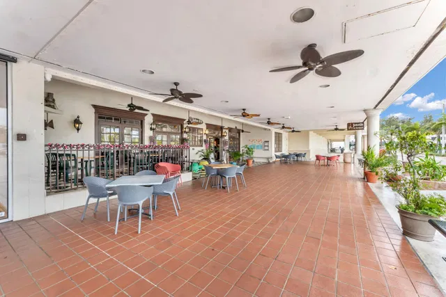 Unit 510 photo 68