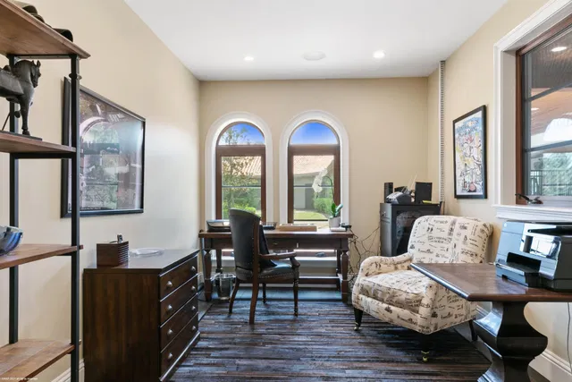 Residence photo 17