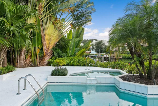 Admirals Cove Residence photo 5
