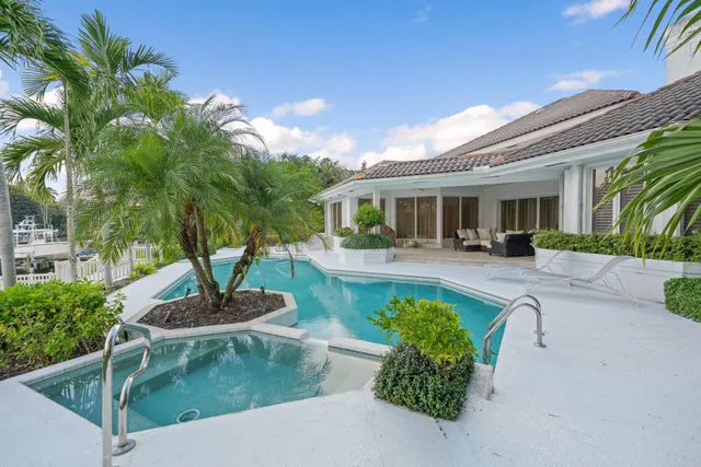Admirals Cove Residence photo 9