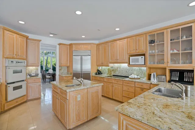 Admirals Cove Residence photo 16