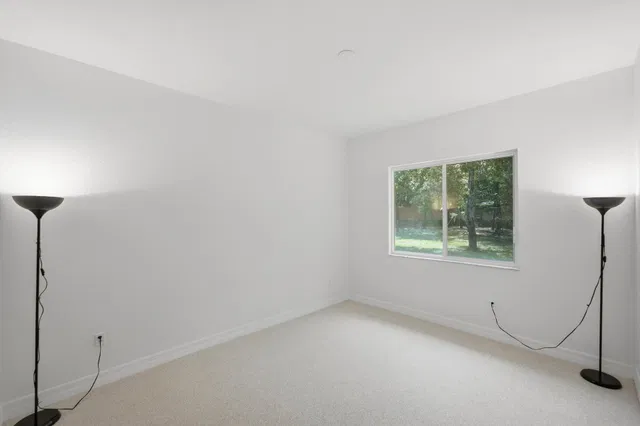 Unit 104 photo 13