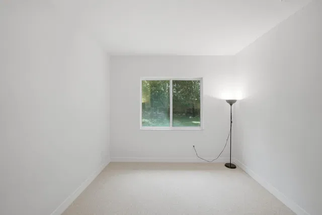 Unit 104 photo 14