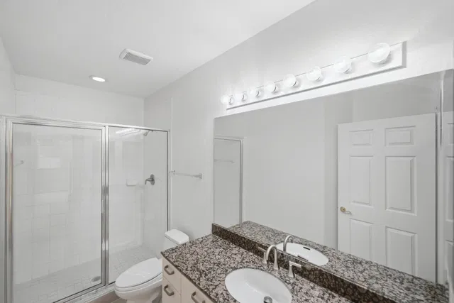 Unit 104 photo 16