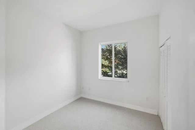 Unit 104 photo 17