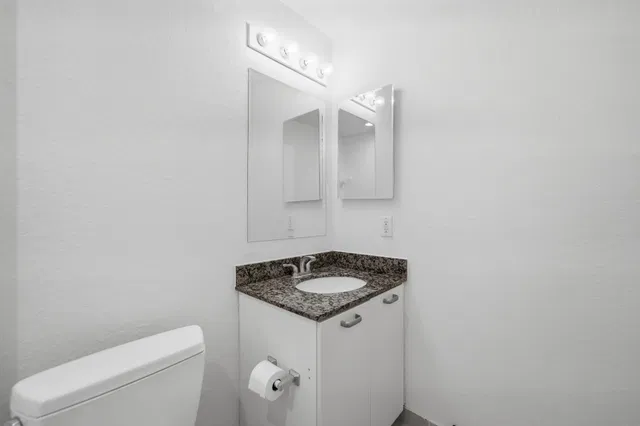 Unit 104 photo 19