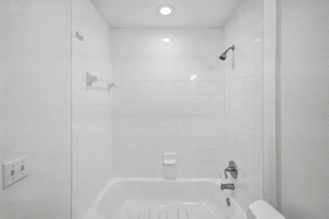 Unit 104 photo 21