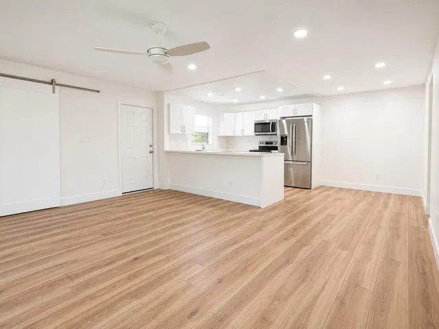 Unit D photo 3