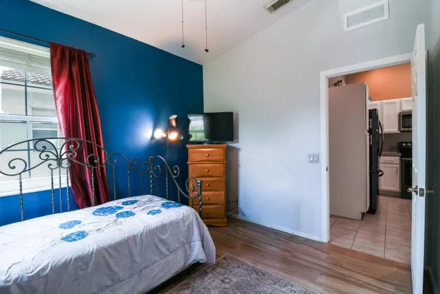  Residence photo 15