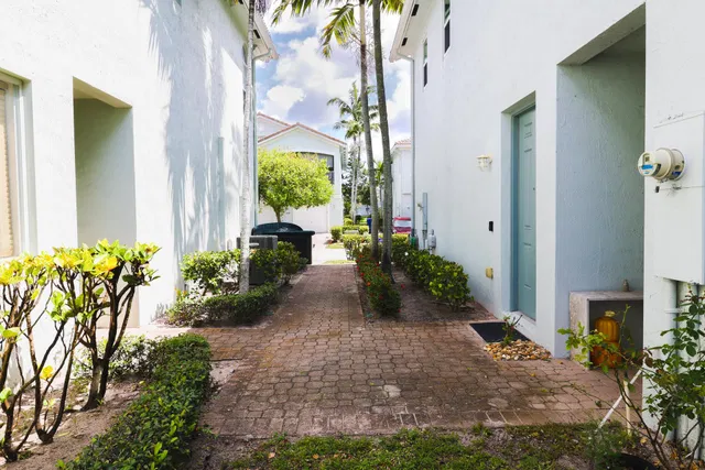  Residence photo 26