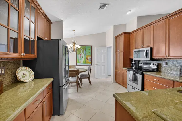 Residence photo 24