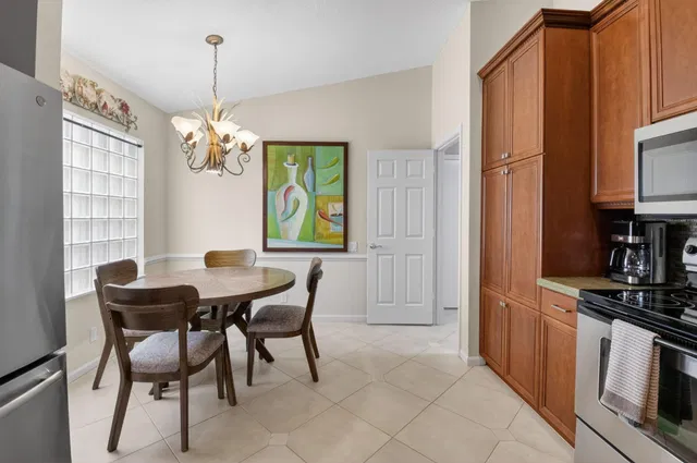 Residence photo 25