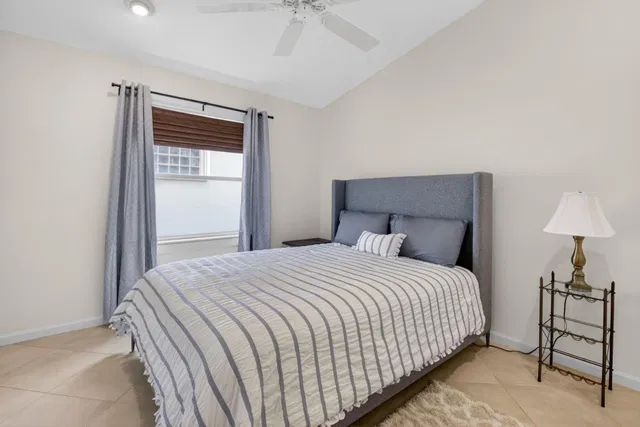 Residence photo 36