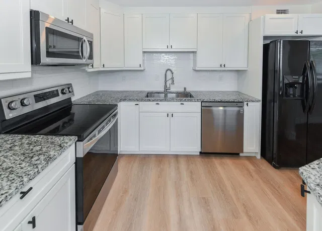 Unit M1-403 photo 11