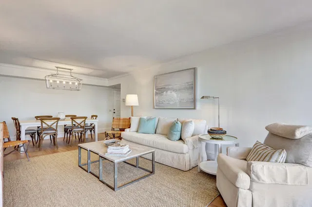Unit 204 photo 11