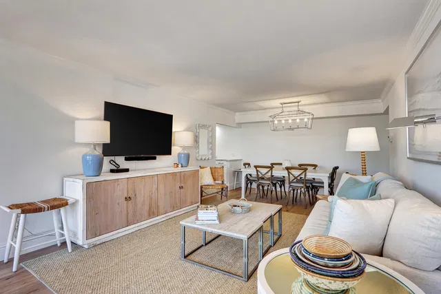Unit 204 photo 12