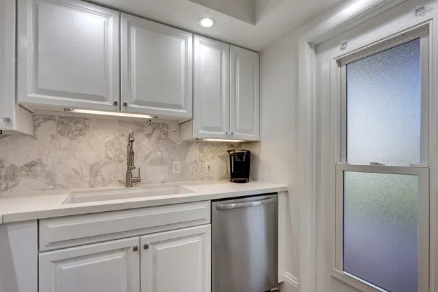 Unit 204 photo 15