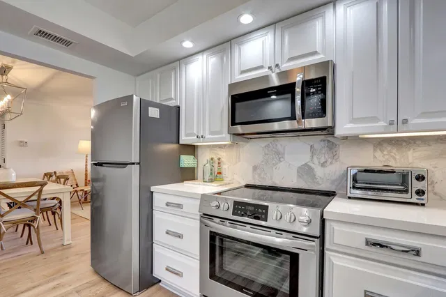 Unit 204 photo 26