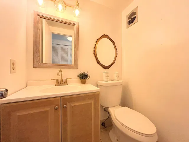  Unit 103 photo 7