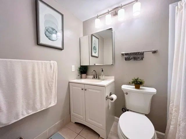  Unit 103 photo 11