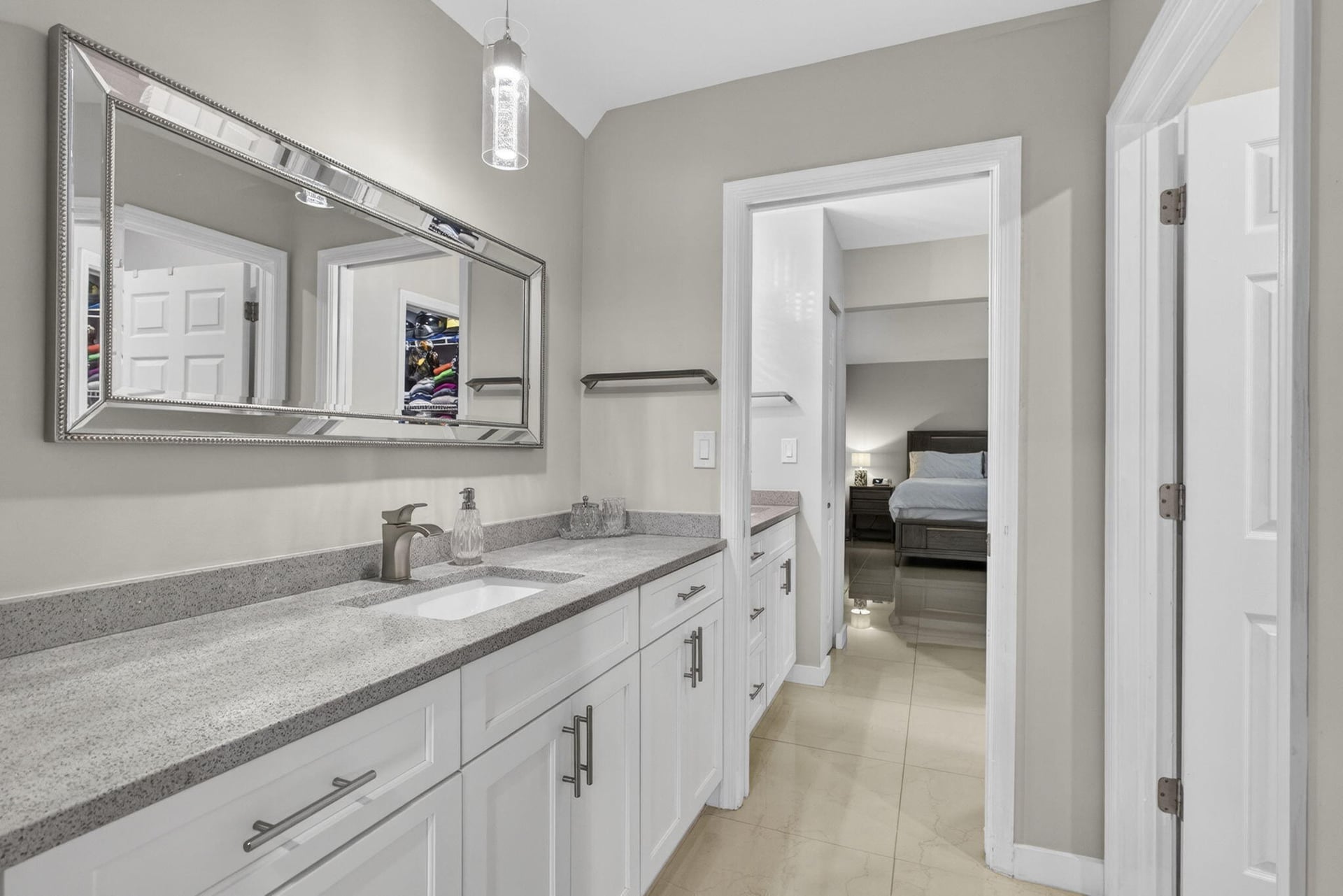 Unit 11894 photo 37