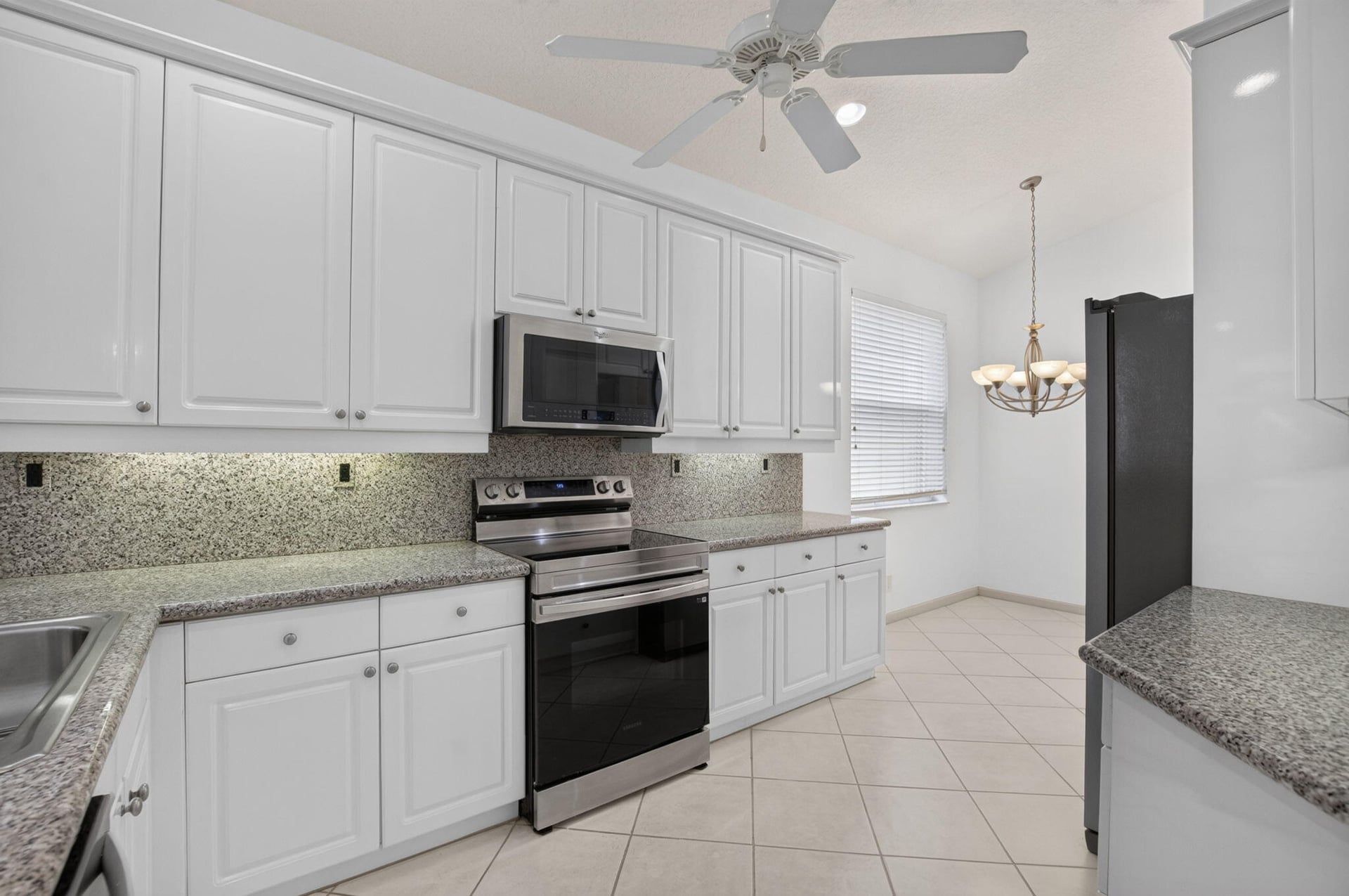 Residence photo 12