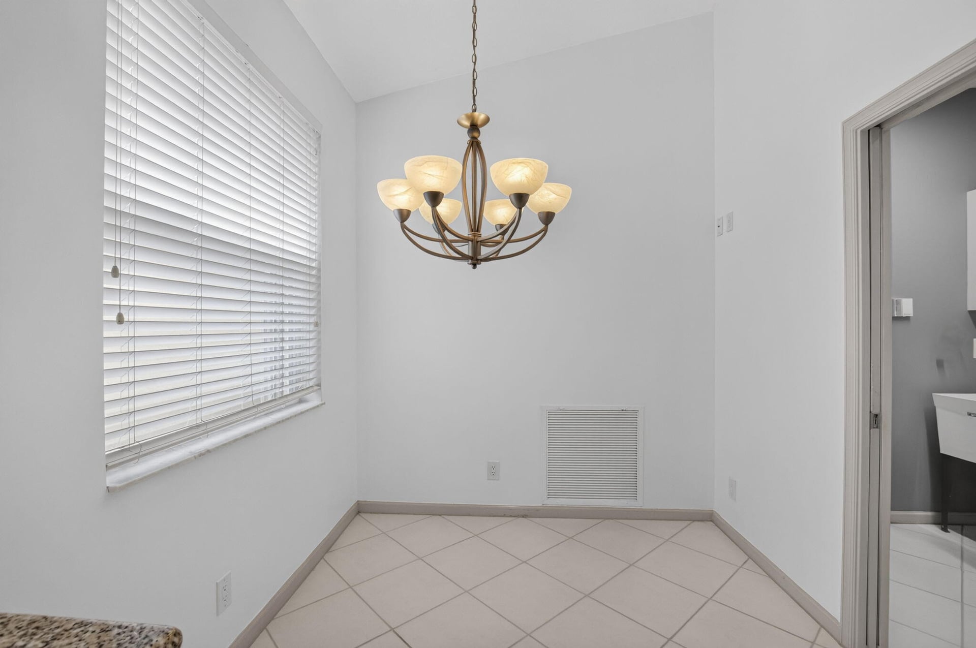 Residence photo 23