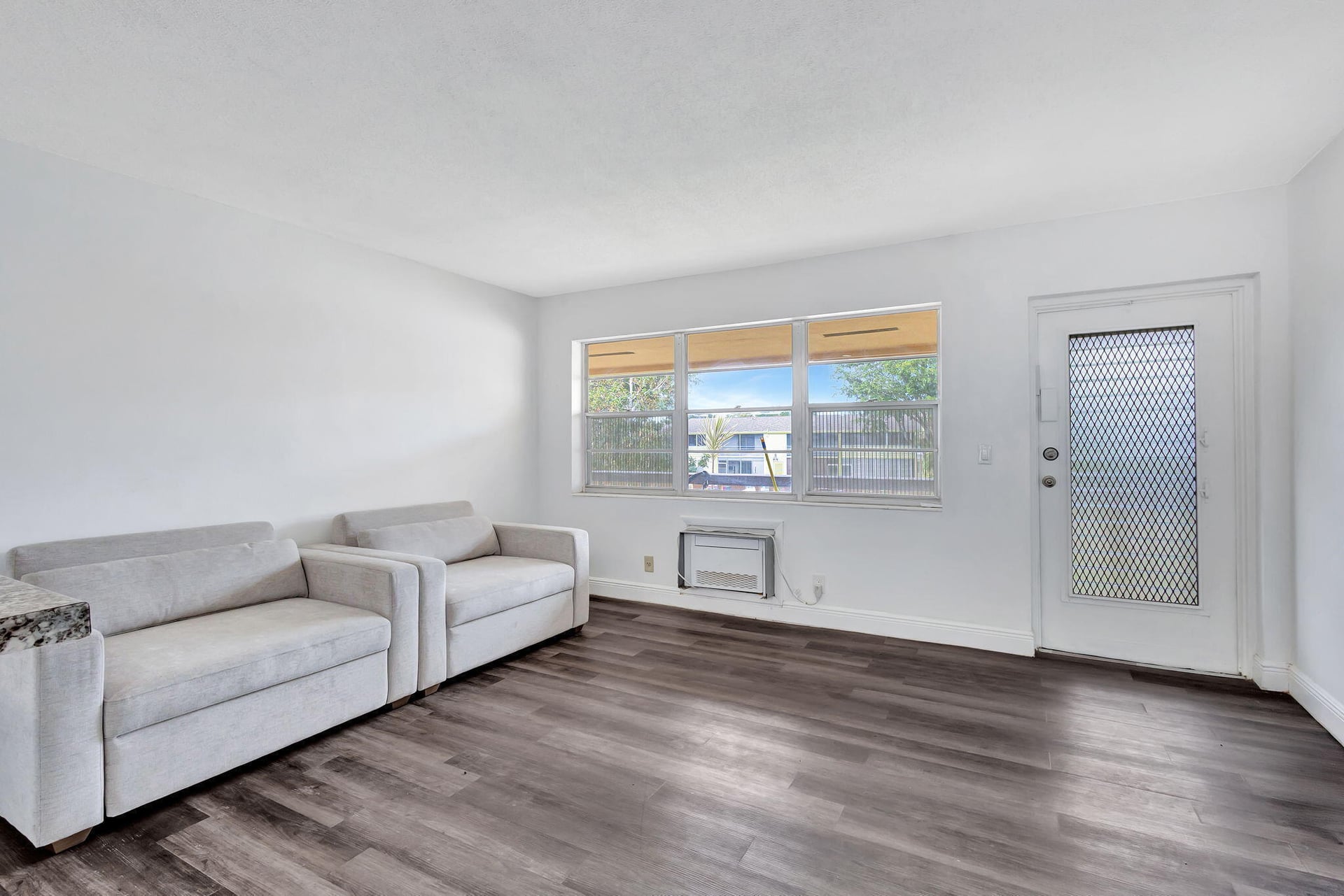  Residence photo 4